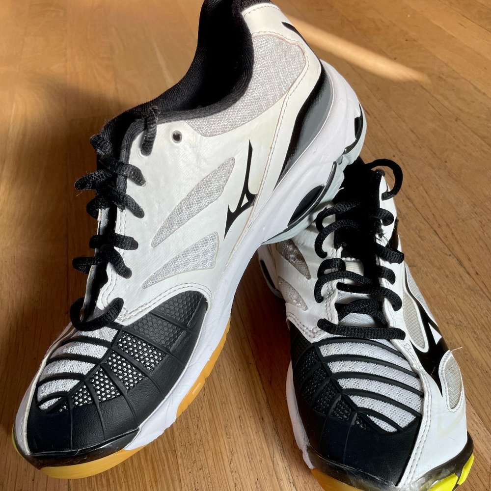 Mizuno Wave Lightning Z3 women's Volleyball shoes
